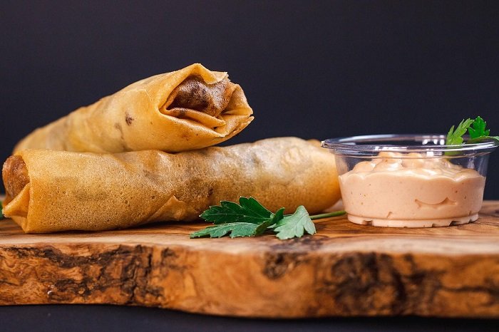 Aqla, Roll di pollo speziato