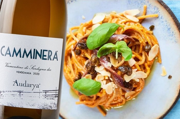 Spaghetto quadrato integrale con pesto di peperoni e acciughe
e