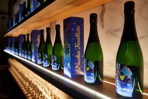 Nicolas Feuilatte con Mika sfida la gravità