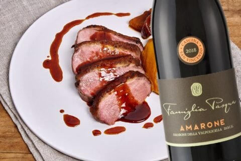 Petto d'anatra con mele al Porto e ristretto all'Amarone di Famiglia Pasqua