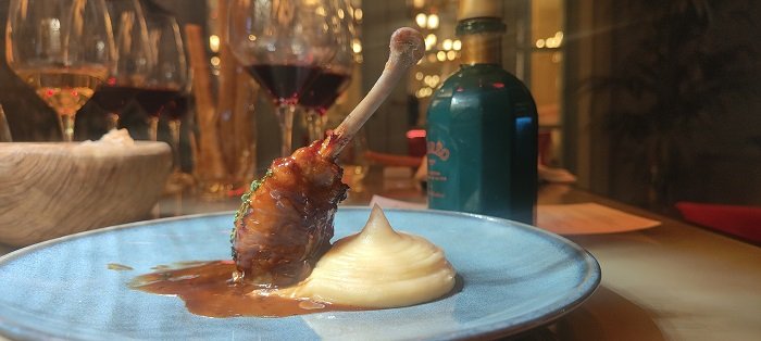 Cibreo, guinea fowl leg stuffed with chestnuts and marjoram