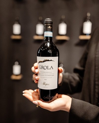 Allegrini Valpolicella Classico Superiore Grola bottle