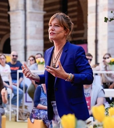 Sissi Baratella, enologa, giornalista e divulgatrice del vino.