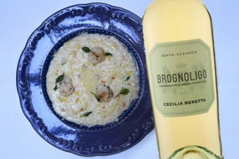 Risotto Fontina cedro e capesante abbianto al Soave Classico Brognoligo 2023 Cecilia Beretta