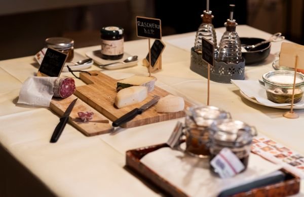 Poderi Luigi Einaudi, breakfast