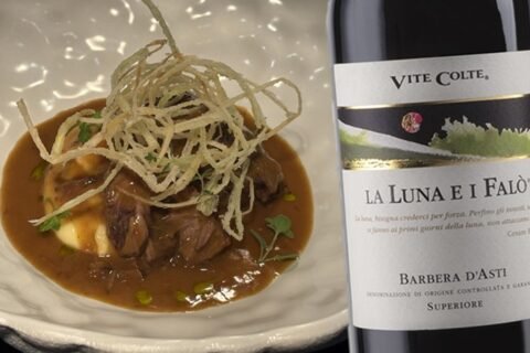 Guancetta di maialino brasato al vino rosso e Barbera d'Asti Superiore La Luna e i Falò 2023 Vite Colte
