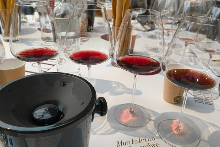 Benvenuto Brunello 2025, postazione degustatore