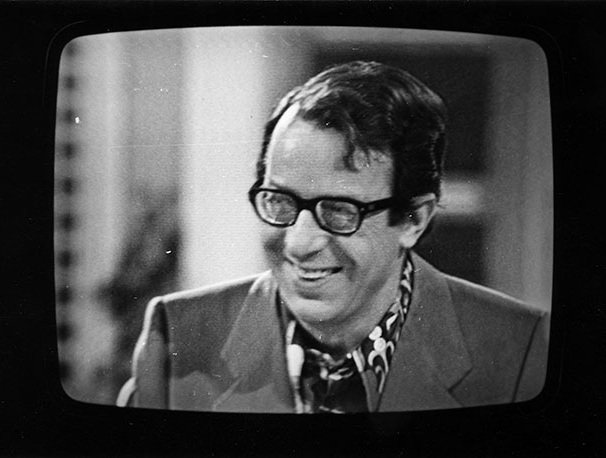 Luigi Veronelli durante il programma tv A tavola alle 7