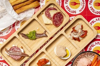 Merenda Sinoira at Box 113 Mercato Trionfale Roma