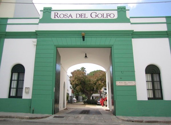Rosa del Golfo entrance to the masseria