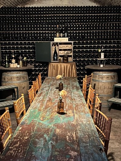 Bersi Serlini, sala in cantina