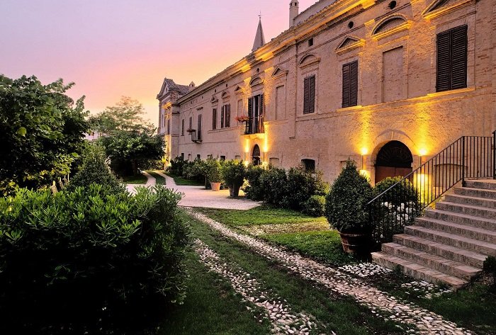 Castello di Semivicoli entrance