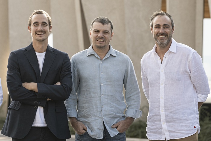 I vertici della cantina, da sinistra Harald Cronst (Export), Erwin Carli (enologo), Andreas Kofler (presidente) ©Florian Andergassen.